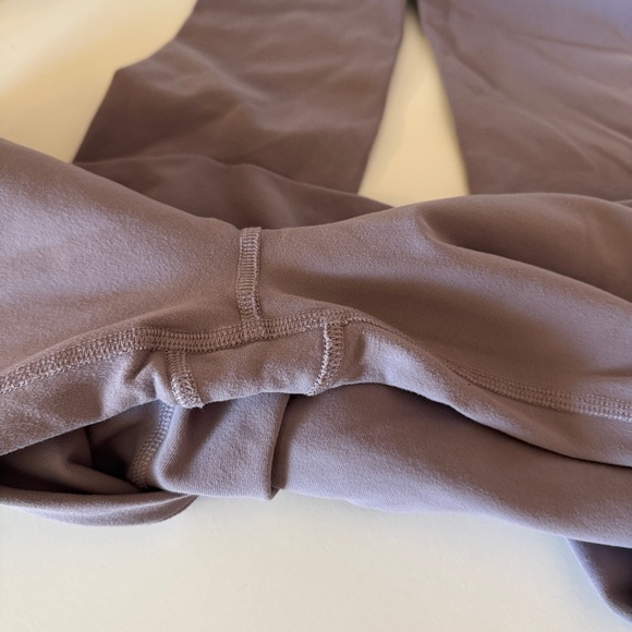 Alo Leggings Light Purple / Lilac - Picture 3 of 4